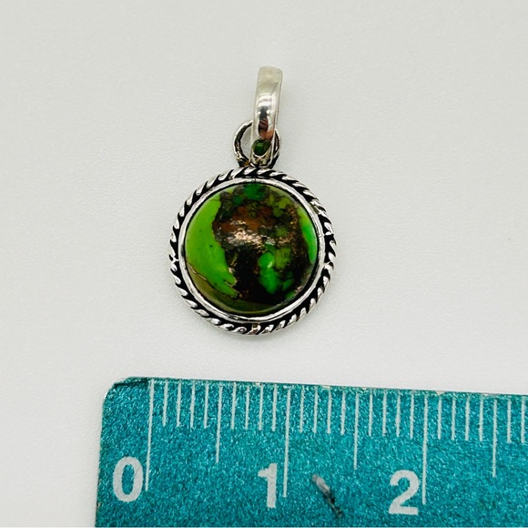 Green Turquoise Pendant; 925 Sterling Silver - Picture 2 of 5